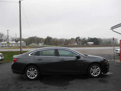 2018 Chevrolet Malibu, $13900. Photo 3
