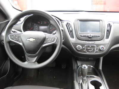 2018 Chevrolet Malibu, $13900. Photo 7