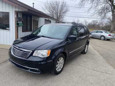 2013 Chrysler Town & Country, $9988. Photo 7