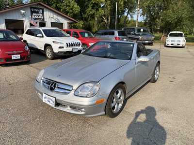 2001 Mercedes-Benz SLK-Class, $8988. Photo 4