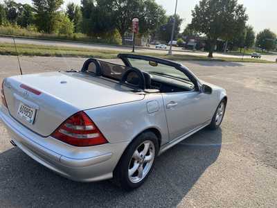 2001 Mercedes-Benz SLK-Class, $8988. Photo 5