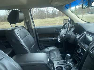 2016 Ford Flex, $9988. Photo 2