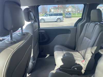 2012 Chrysler Town & Country, $8988. Photo 5