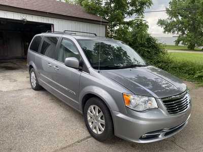 2013 Chrysler Town & Country, $7988. Photo 3