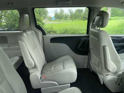 2013 Chrysler Town & Country, $7988. Photo 6