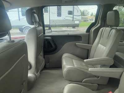 2015 Chrysler Town & Country, $6988. Photo 6