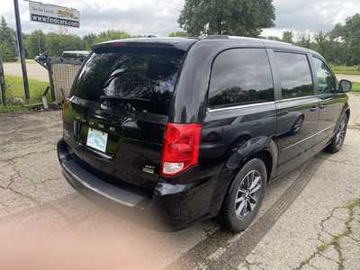 2017 Dodge Caravan, Grand, $8988. Photo 3