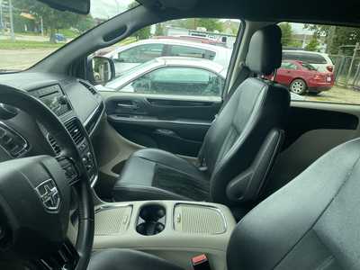 2017 Dodge Caravan, Grand, $8988. Photo 5