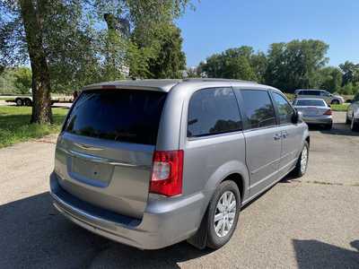 2016 Chrysler Town & Country, $9988. Photo 6