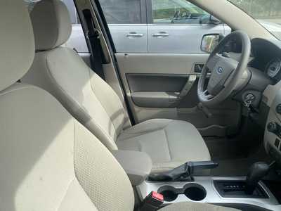 2010 Ford Focus, $4988. Photo 5