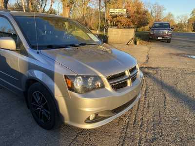 2015 Dodge Caravan, Grand, $9988. Photo 2