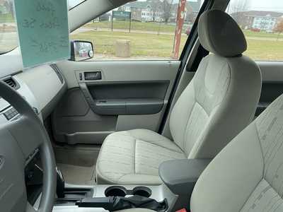 2009 Ford Focus, $3988. Photo 5