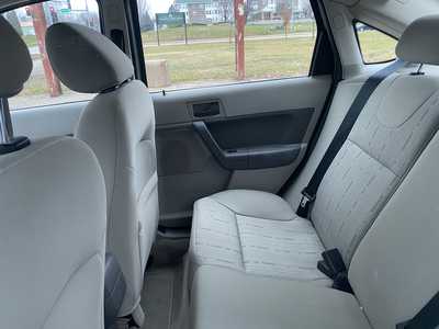 2009 Ford Focus, $3988. Photo 6