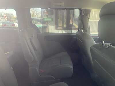2013 Chrysler Town & Country, $8988. Photo 6