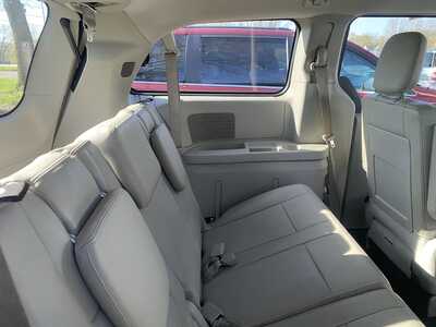 2016 Chrysler Town & Country, $6988. Photo 7