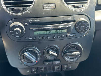 2008 Volkswagen Beetle, $7900. Photo 3