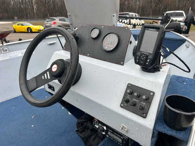 1994 Lund 50 hp, $6900. Photo 9