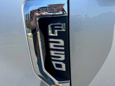 2019 Ford F250 Crew Cab, $32500. Photo 3