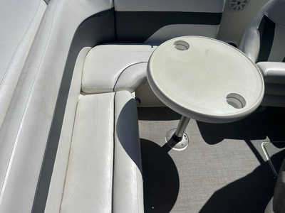 2005 Rinker Captiva, $12777. Photo 8