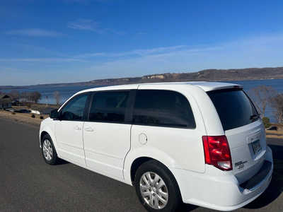 2015 Dodge Grand Caravan, $6588. Photo 3