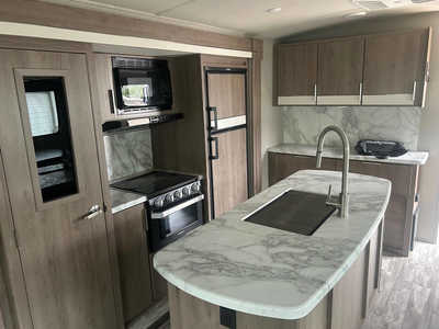 2020 Imagine By Grand Des 2970 RL, $27800. Photo 5