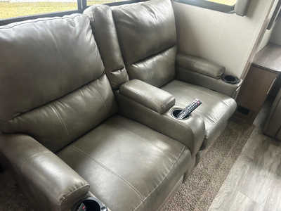 2020 Imagine By Grand Des 2970 RL, $27800. Photo 9