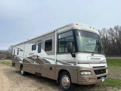 2005 Winnebago Adventurer Class A, $24900. Photo 1