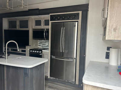 2021 Keystone Rv Avalanche, $55988. Photo 12
