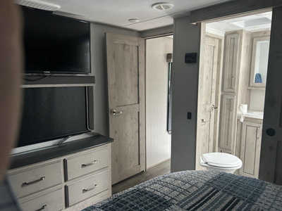 2021 Keystone Rv Avalanche, $55988. Photo 3