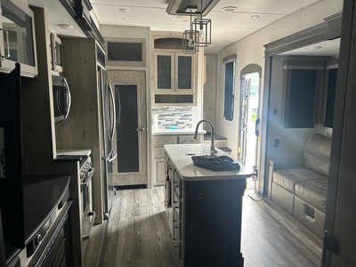 2021 Keystone Rv Avalanche, $55988. Photo 5