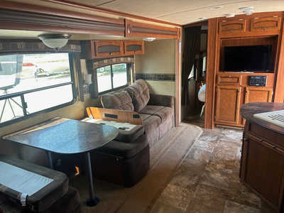 2014 Jayco Whitehawk Summit, $13500. Photo 11