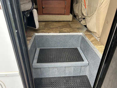 2014 Fleetwood Rv Jamboree, $35988. Photo 10