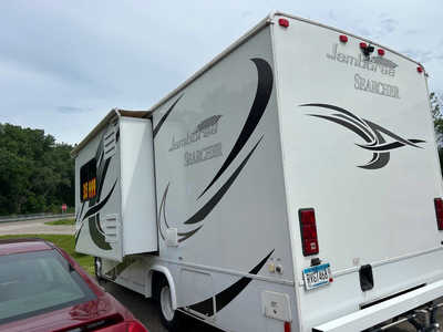 2014 Fleetwood Rv Jamboree, $35988. Photo 4
