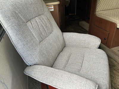 2014 Fleetwood Rv Jamboree, $35988. Photo 9
