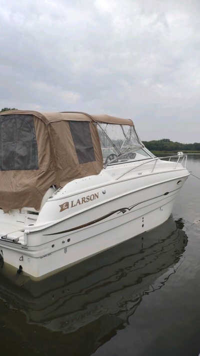 2001 Larson Boats 259 Cabrio, $19500. Photo 3