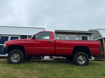 1998 Dodge 2500 Reg Cab, $17990. Photo 5