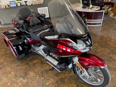 2021 Honda Goldwing, $37000. Photo 2
