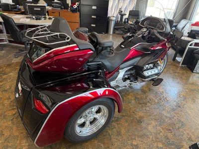 2021 Honda Goldwing, $37000. Photo 4