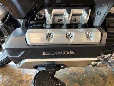 2021 Honda Goldwing, $37000. Photo 9