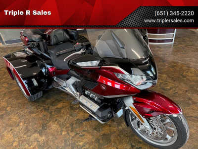2021 Honda Goldwing, $37000. Photo 1
