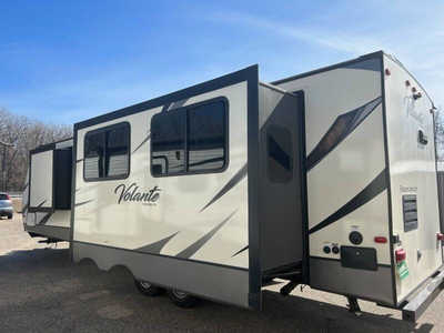 2018 Crossroads Rv Volante 30EK, $18000. Photo 1