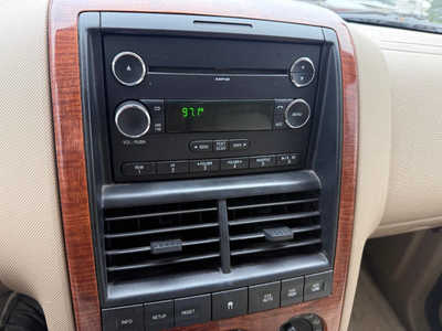 2008 Ford Explorer, $1750. Photo 4