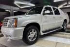 2003 Cadillac Escalade EXT, $33500. Photo 2
