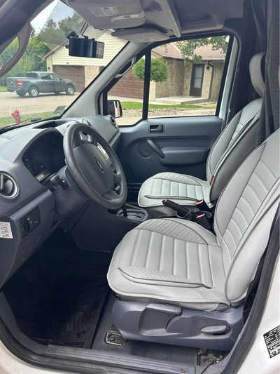 2013 Ford Transit Connect, $10900. Photo 6