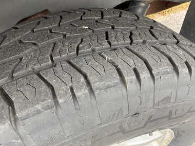 2005 Chevrolet Suburban, $1850. Photo 6