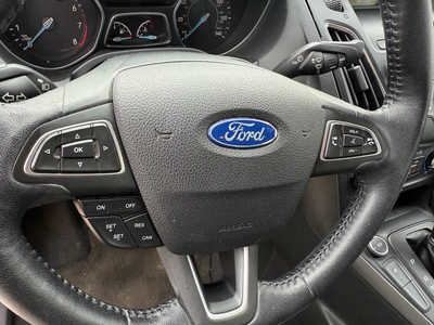 2015 Ford Focus, $5977. Photo 12