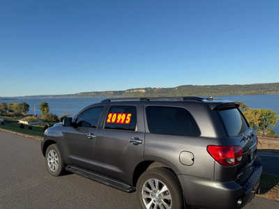 2017 Toyota Sequoia, $20995. Photo 5