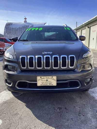 2018 Jeep Cherokee, $16990. Photo 3