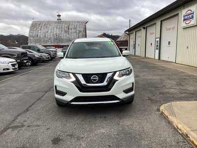 2019 Nissan Rogue, $11990. Photo 5
