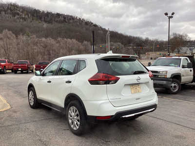 2019 Nissan Rogue, $11990. Photo 7